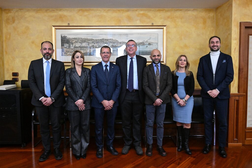 Campania, il Presidente del Consiglio regionale Manfredi ha insediato l’Ufficio di Presidenza